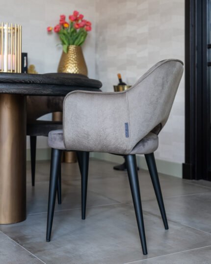 Stoel Giovanna feather stone / stone velvet fire retardant (Feather Velvet Stone HD001)