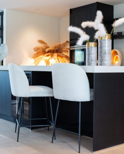 Counterstoel Pullitzer white bouclé / black (Copenhagen 900 Bouclé White)